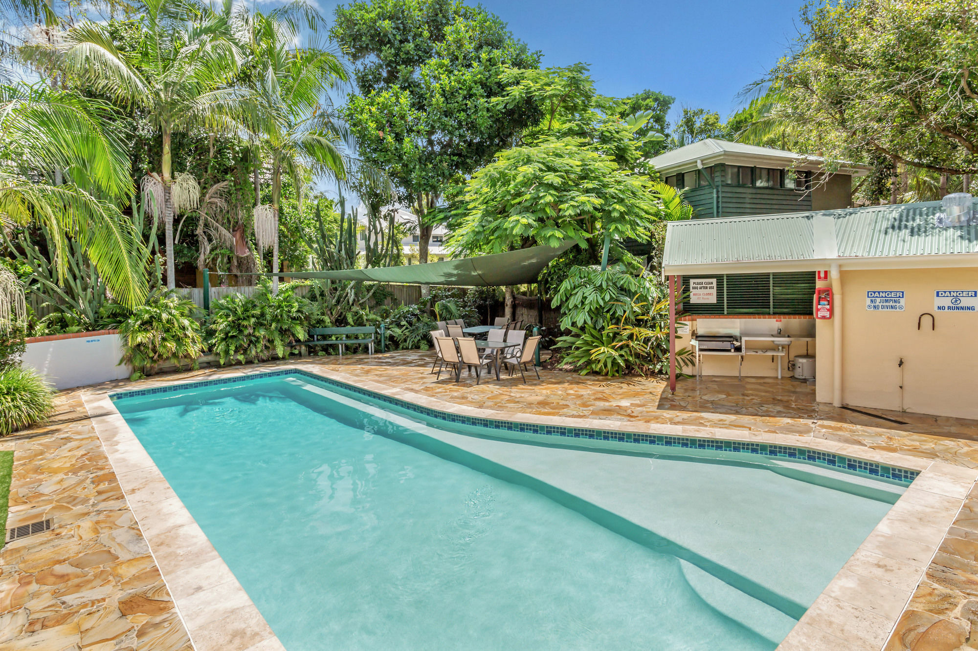 The Crest Byron Bay Aparthotel ภายนอก รูปภาพ
