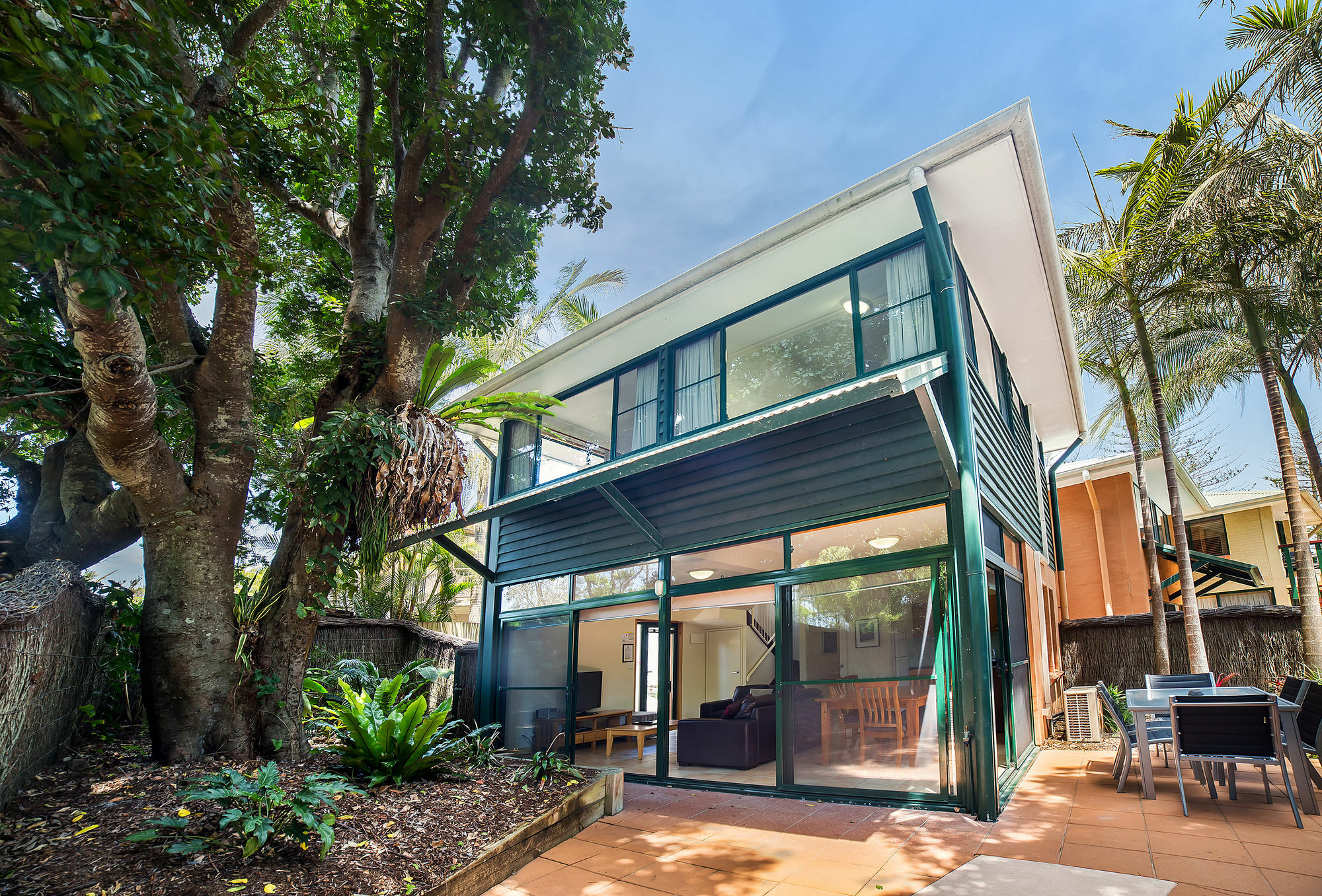 The Crest Byron Bay Aparthotel ภายนอก รูปภาพ