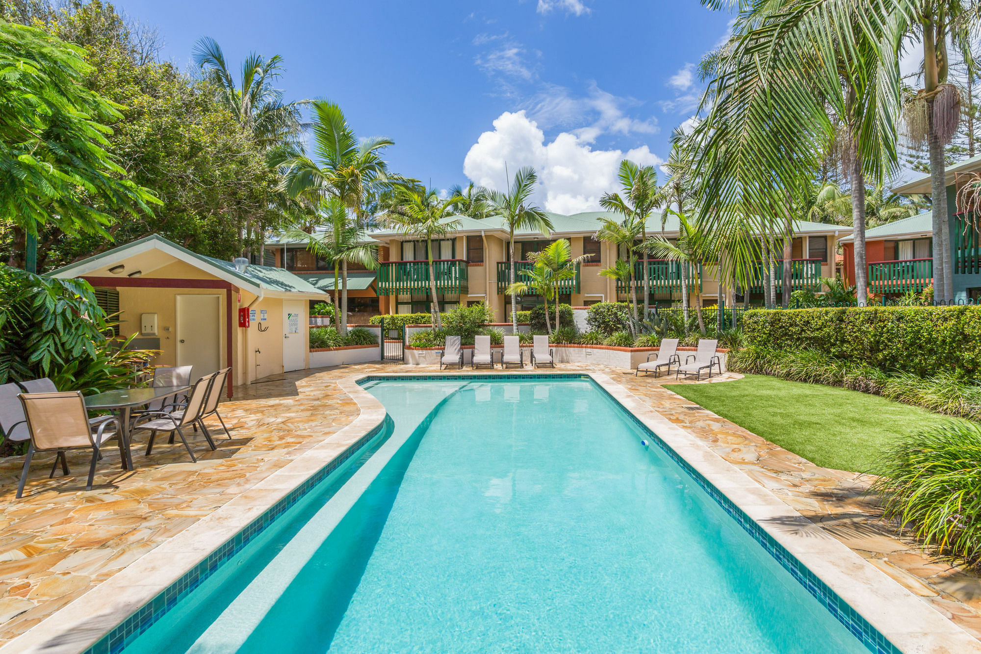 The Crest Byron Bay Aparthotel ภายนอก รูปภาพ