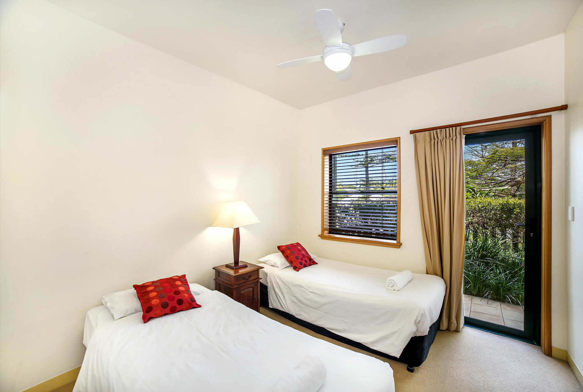 The Crest Byron Bay Aparthotel ภายนอก รูปภาพ