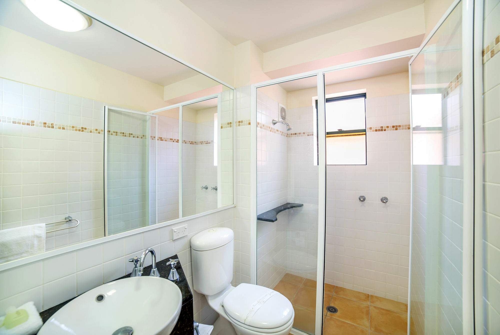 The Crest Byron Bay Aparthotel ภายนอก รูปภาพ