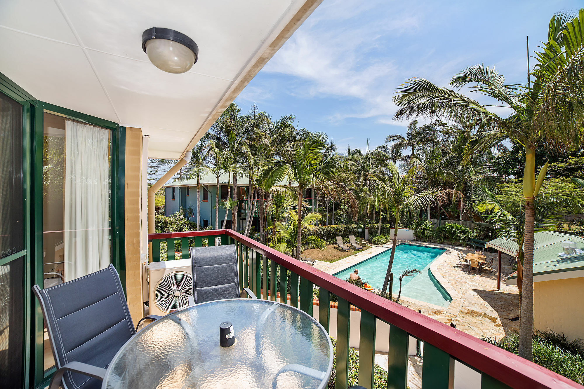The Crest Byron Bay Aparthotel ภายนอก รูปภาพ